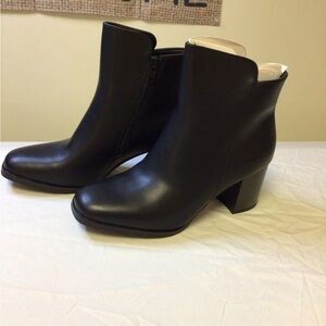 White Mountain Black Ankle Booties with Chunky Heel